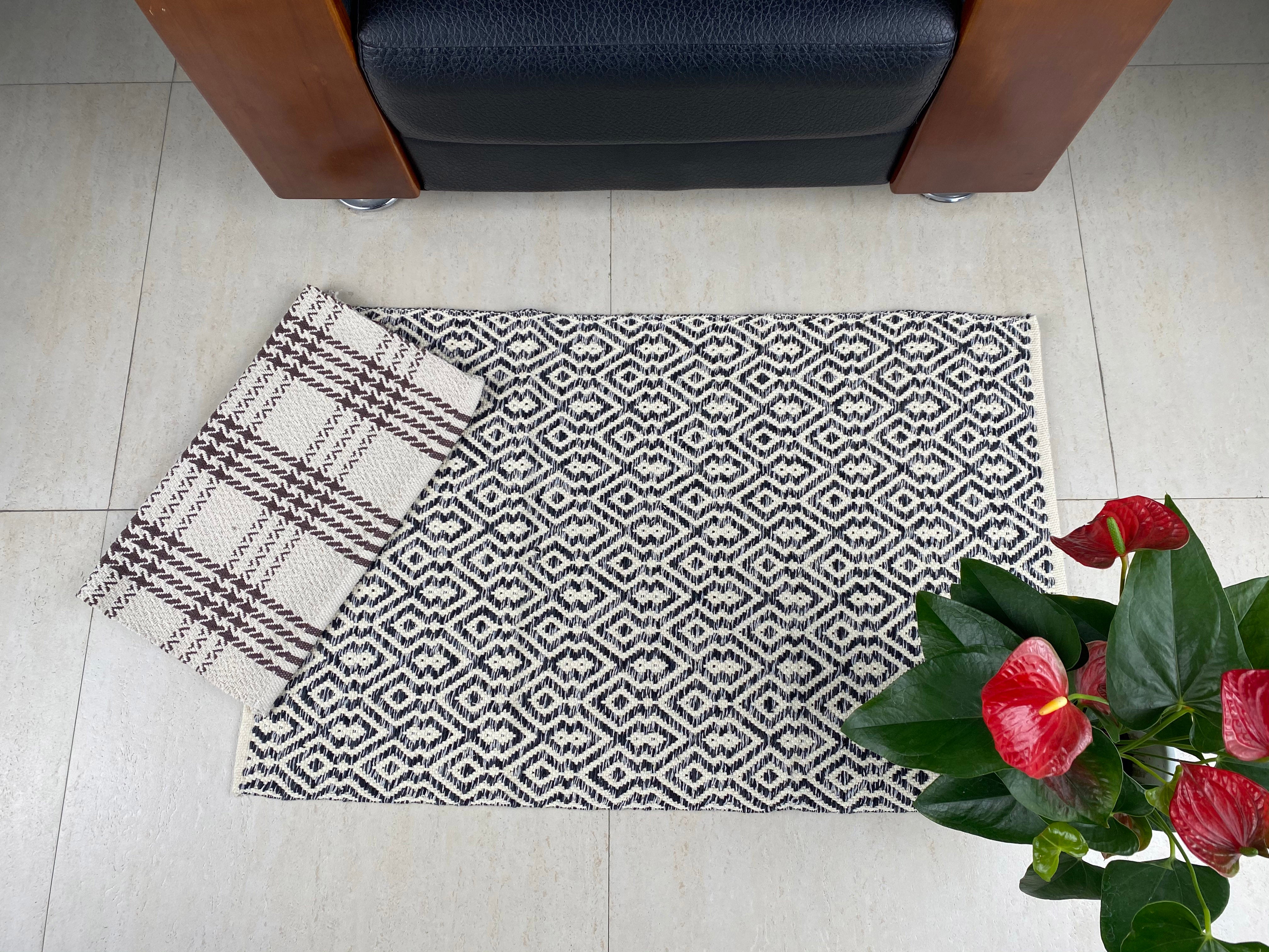 Fine Artisanal Weaving Cotton Floor Mat Modern and Resilient Home Accent
