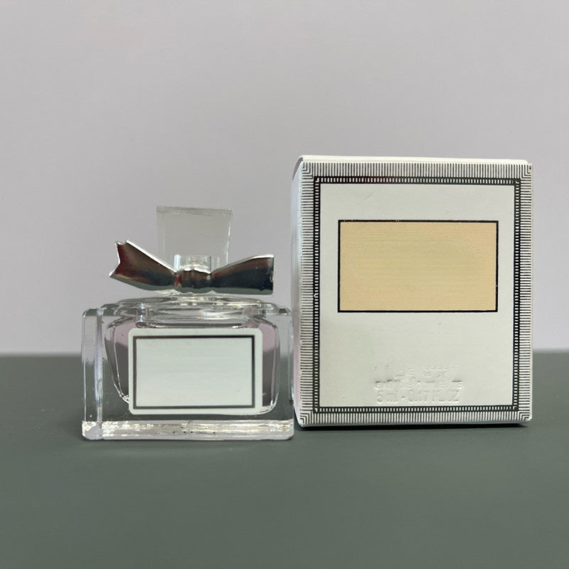 Mini perfume long lasting wood flower fruit natural taste ladies perfume spray glass bottle Valentine&#039;s Day gift