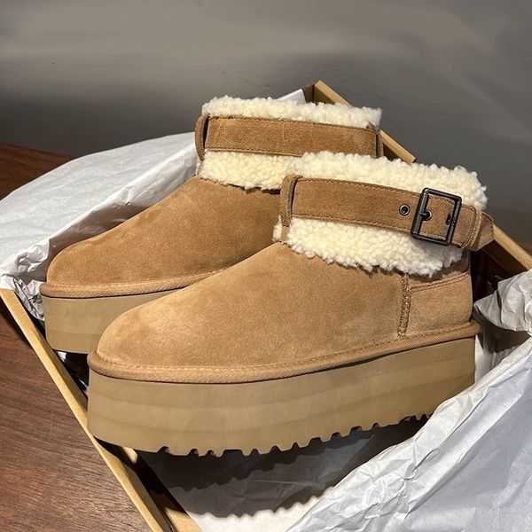 2024 Winter women&#039;s slippers, new one-piece thick sole high fur short sandals, with plush warm cotton snow boots