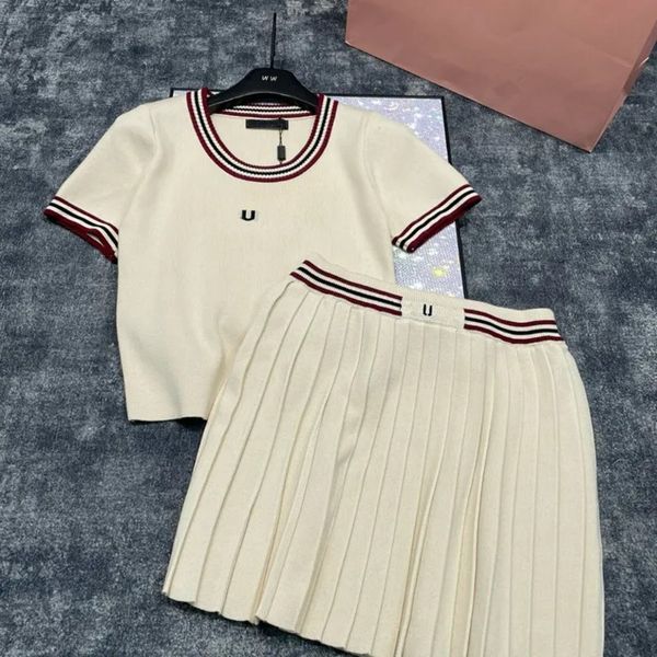 Knitted Women T-shirt Tops With Skirts Set Luxury Designer Letters Contrast Color Tees Pleated Skirt Outfit Elegant Casual Daily Woman Knits