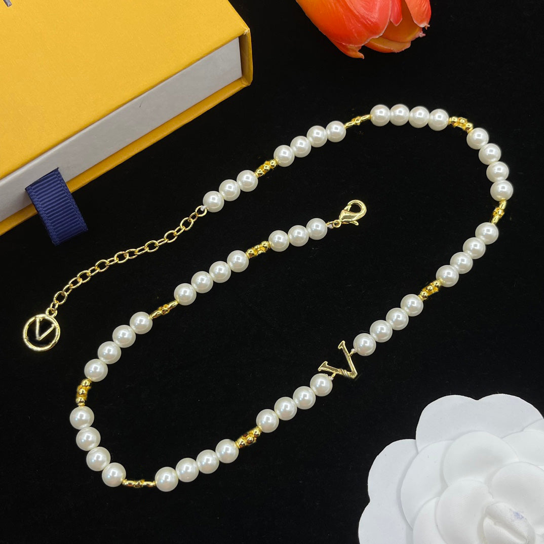 Women Luxury Choker Necklace Designer Brand Letter Pearl Pendant Necklaces Chain 18K Gold Plated Wedding Party Jewelry Accessories Gift