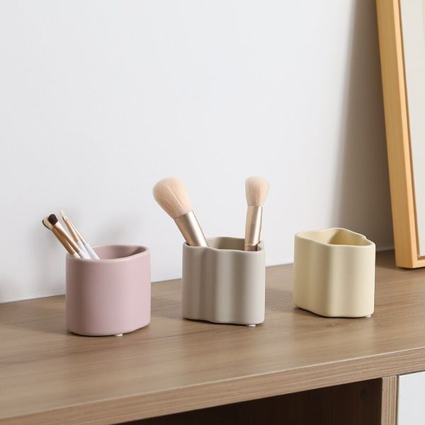 ddmygifts European style light ceramic ins creative pen holder dressing table desktop makeup brush storage container decorative ornament A
