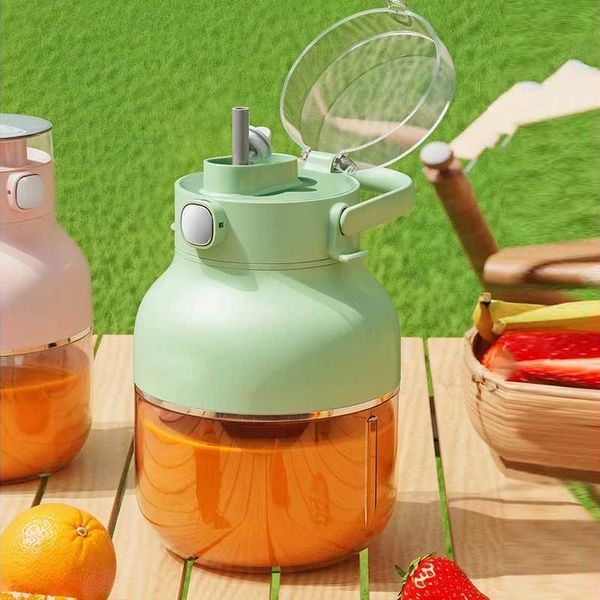 Large capacity portable citrus juice machine - mini one handed juice mixer portable sports cup charging USB W241025