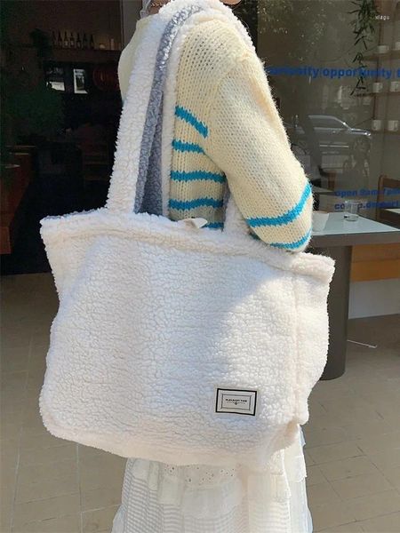 Shoulder Bags Women Plush Reversible Bag Ladies Warm Fabric Handbag Winter Girls Large Capacity Books Tote Cute Lamb Like Cloth Purse