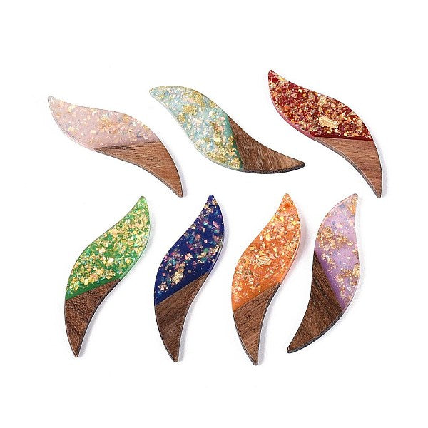 Grandes suspensions en résine opaque et bois de noyer