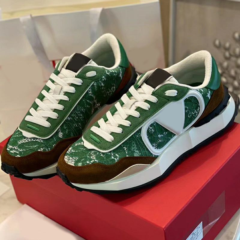 Outdoor Shoes Sandals One Stud Calf Leather Strap Sports Shoes Soft Sheepskin Low Top Sports Shoes For Couples Womens Designer Classic Punk Style Sn