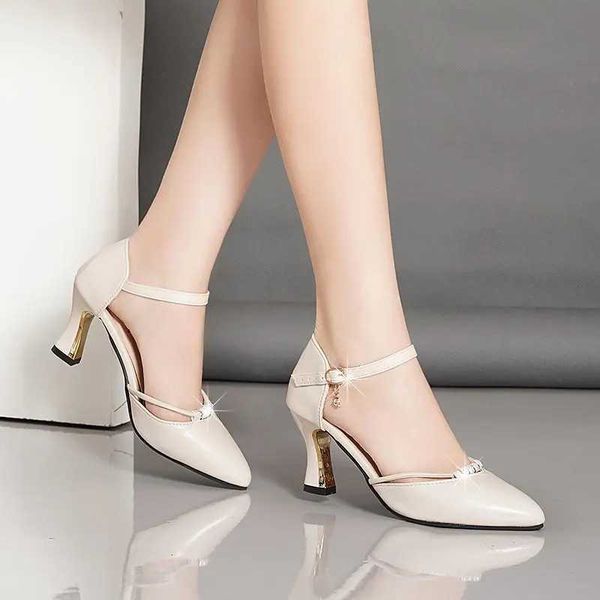2022 Baotou Comfortable Sandals Summer One Button Thick High Heels Fully Matched Soft Leather High Heels Y241025