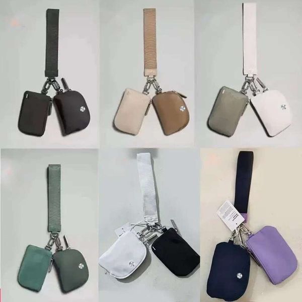 Key Chains Wallets Carabiner Hiking Card Bag Campang Buckle Outdoors Gear Gadgets Hang Up Bottle Multi-function Keyrings