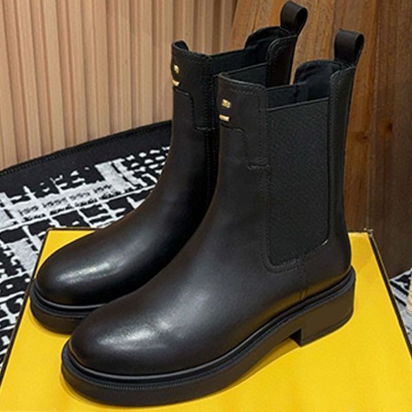 Designer Black Leather Biker Boots Womens comfortable Soft Lace Up Short Boots Classics Letter Lightweight Boots Fashionable Slimming Rubber