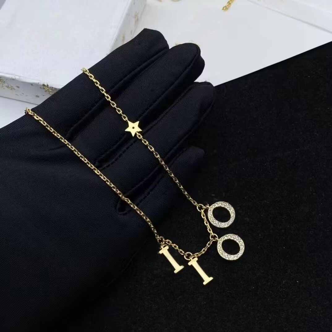 Designer jewelry Women choker Pendant Necklaces Bracelet earrings ring Classic letter style for party wedding