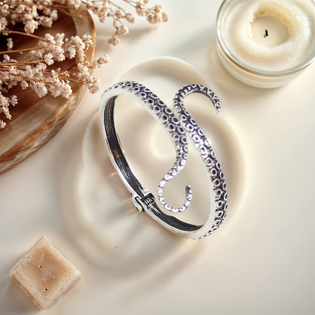 TEMU Vintage Bohemian Style Open Cuff Bracelet For Women - Antique Silver Plated Alloy Octopus Claw Design, Casual Attire Or Vacation Accessory,