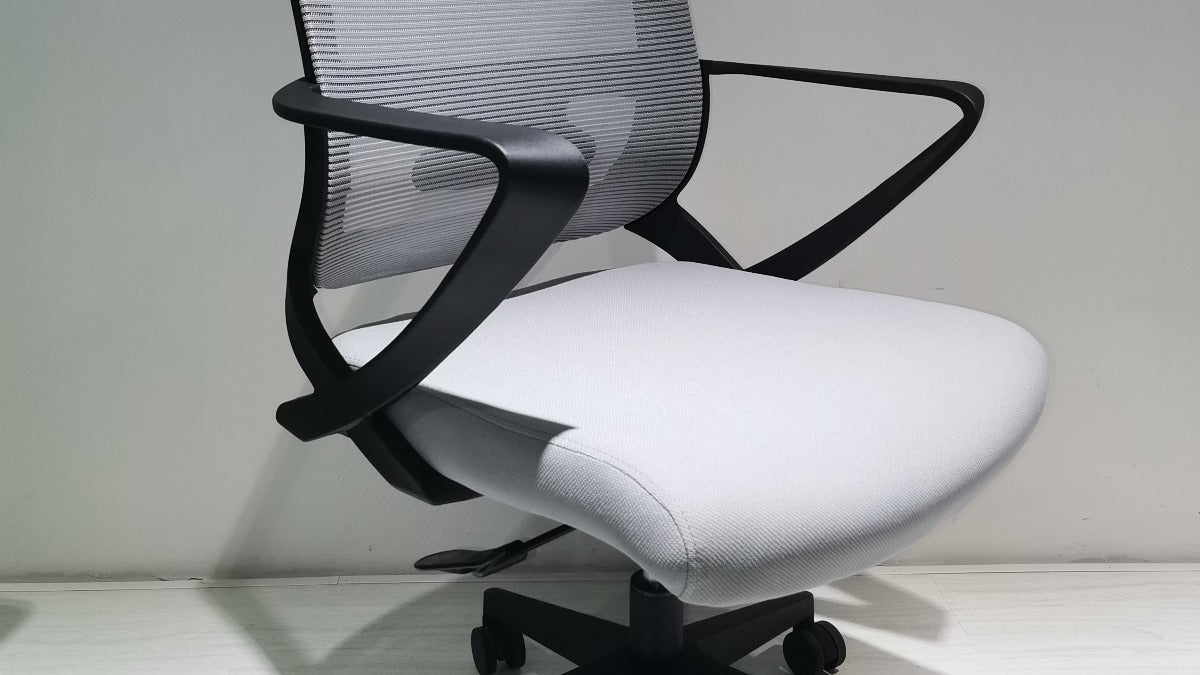 FM FURNITURE Albury Office Chair: Medium back rev chair Black Wengue - Smokey Oak