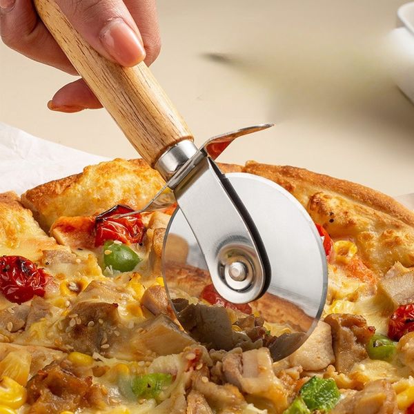 Handhold Pizza Cutter Wooden Handle Stainless Steel Round Pizza Knife Pasta Rotatable Pastry Bakeware Kitchen Tool WoodXY0679