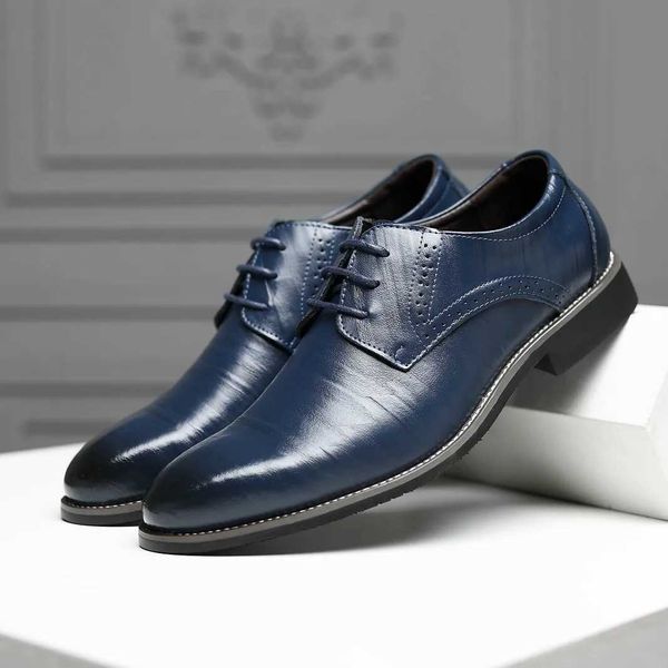 Blue Men Men Oxfords Sapatos Britânicos Sapatos de couro British Made Mades Dress Formal Men Men Flats Lace-up Bullock Business Shoes para M