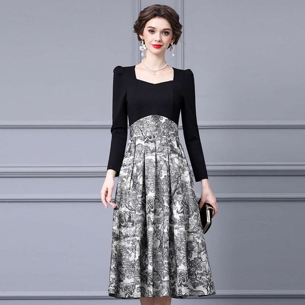 French Light Luxury Dress with Elegant Temperament Jacquard Splicing Waist Cinching Slimming and Large Swing Dress 2024 Autumn Novelty SKINN