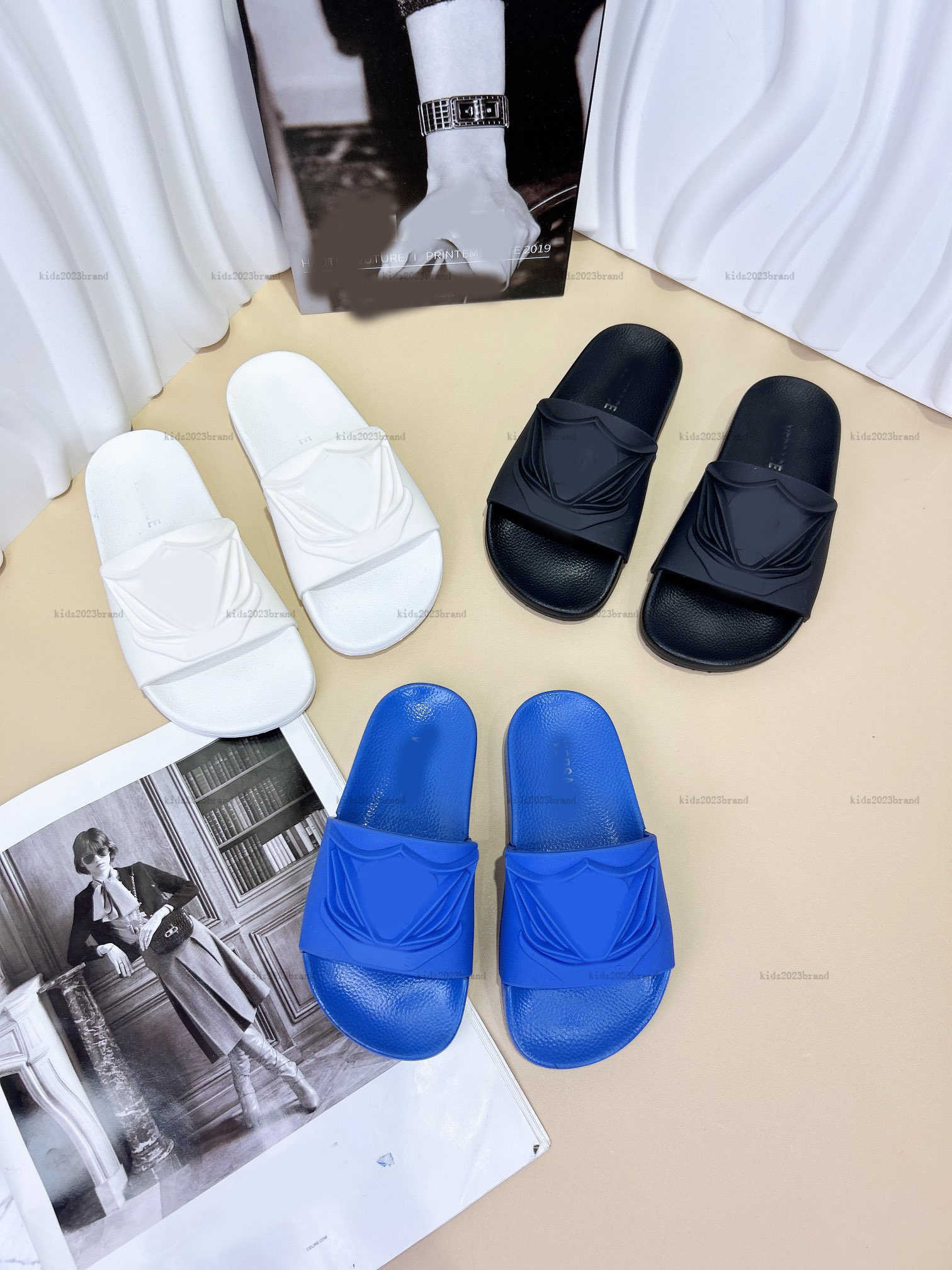 New kids slippers Letter logo embossing baby shoes sizes 26-35 Including shoe box summer designer boys girls Sandals