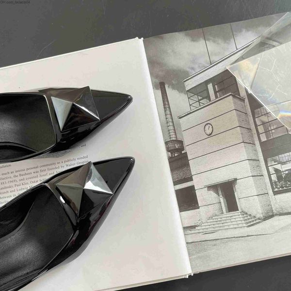 Dress Shoes AIYKAZYSDL New Fashion Women&#039;s Pump Patent Leather Light Cat Low Heel Dress Office Women&#039;s Shoes Garden Spring Plus Si