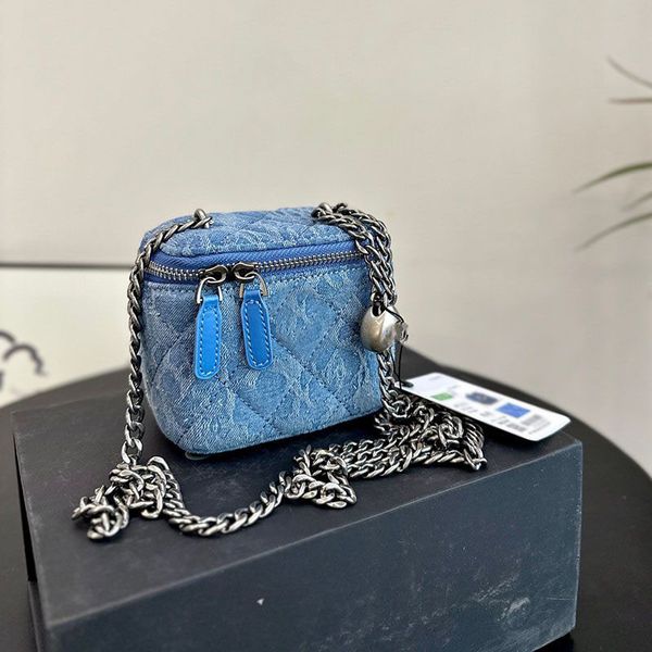 Designer bag Makeup Bag Crossbody Bag Small Vanity With Chain quality leather Crossbody Bag saddle bag luxurysHandbags Silver chain love bal