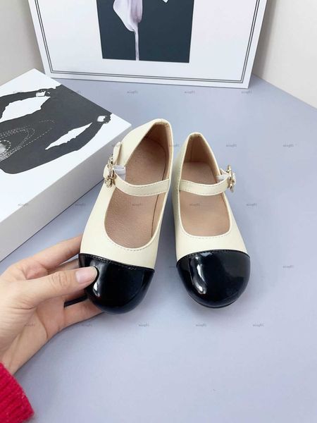 Brand girls shoes Petal design shoe buckle kids Leather shoes Size 26-35 Including shoe box Princess shoe high-quality baby flat shoes