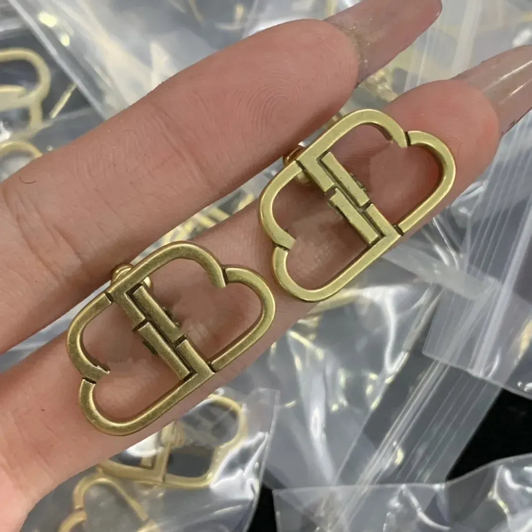 Luxury Pearl Earrings Designer Letters Gold Earring Stud Elegant Women Jewelry Silver Earings Gift Couple Diamond Hoop Earing Charm Studs Hoops BFG2