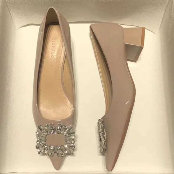 Womens Coarse Heel Shoes Autumn New Pointed Head Shallow Mouth Rhinestones Anti-slip Wear-resistant Low-top ShoesC250117