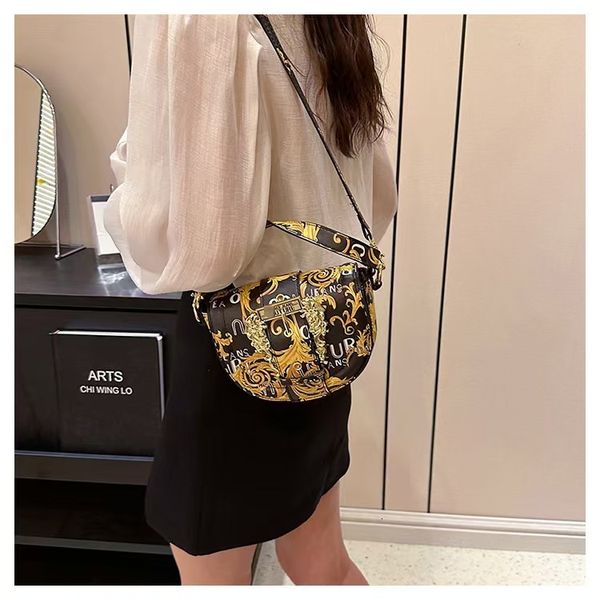 Retro Women Designer Fashion Messenger Bags For Selling Shoulder Bag Capacity Hasp Closure Underarm Bag Solid Casual Genuine Leather Handbag