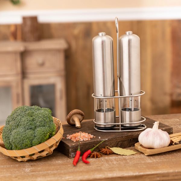 Easy To Operate Selg Salt and Pepper Set Electric Spice Grinder With Adjustable Ceramic Core And Sier Stand 240717