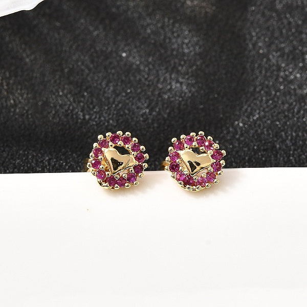 Boucles d'oreilles à tige plates rondes avec cœur en laiton micro pavé de zircons cubiques