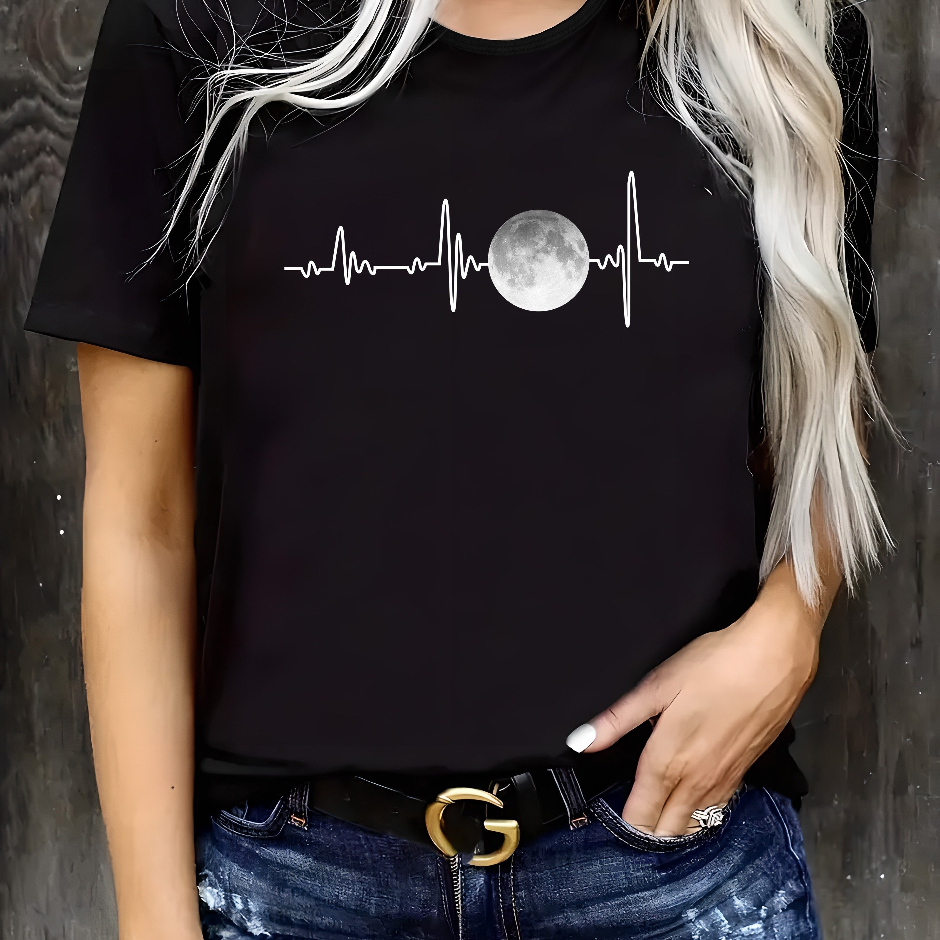 TEMU Women's Earth Graphic Print T-shirt - Elegant Short Sleeve Crew Neck Casual Top With Geometric Heartbeat & Moon Design, Black & White Contrast,