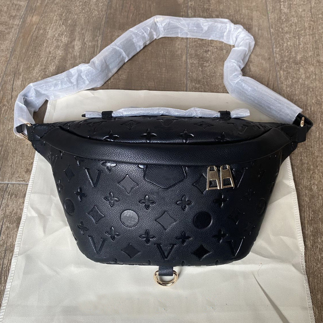 Bum Bag For Man Crossbody Belt Bags Women Designer Flower Chest Bumbag Fann Pack Purse Cross Body Bumbags Emed Letter Bag