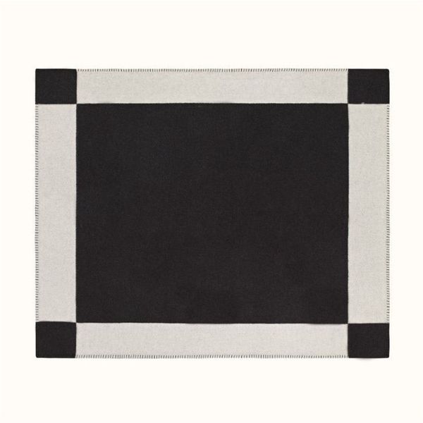 Letter luxury blanket throw blanket sofa designer rug about 135X180CM wearable cashmere scarfes bed pink checkered autumn winter fashion bla
