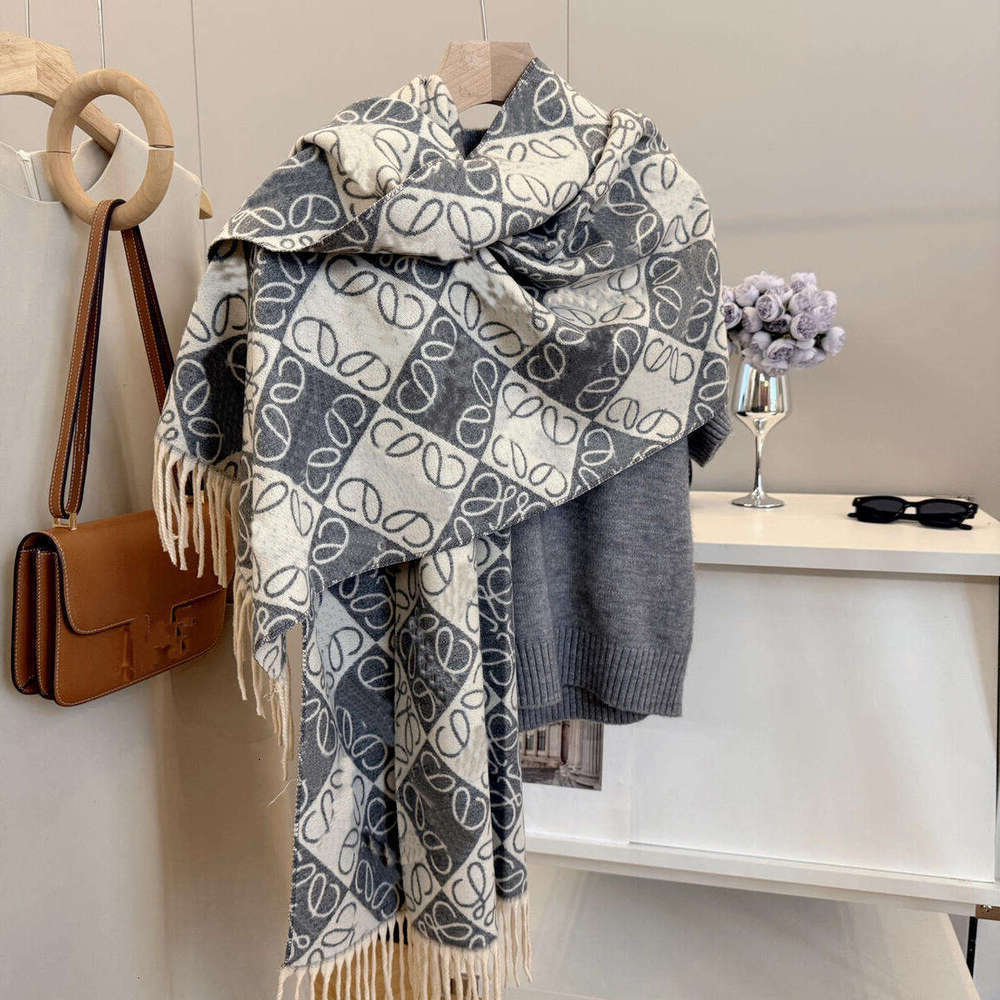 New top Women Man Designer Scarf fashion brand 100% Cashmere Scarves For Winter Womens and mens Lon g Wraps size 65cm*180cm