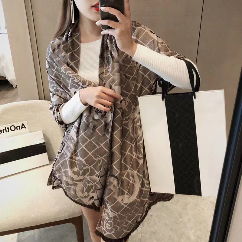 Designer Luxury Brand Winter Silk Scarf Women Fashion Quality Soft Scarves Female Shawls Foulard Bandana Beach Cover-ups Wraps