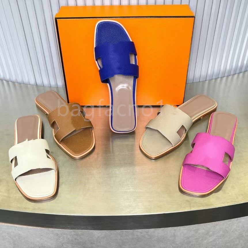 Classic Beach Sandals slippers Top quality Leather sole womens sandals Luxury designer Flat heel Summer Lazy slides Holiday Walking shoes With box b