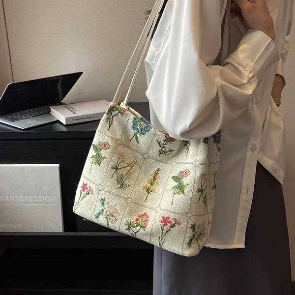 Large capacity embroidered handbag fashionable summer cloth bag niche embroidered shoe bag textured bucket bag canvas bag Y241026