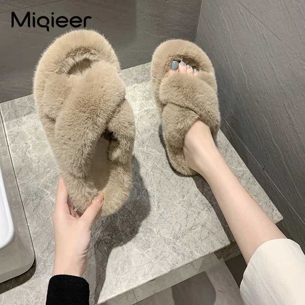 Slipper Girls Slide Sapatos de inverno de inverno Slâcero de pele Slide Slide confortável Plush Home Shoes Anti Slip Childrens Slide Grande