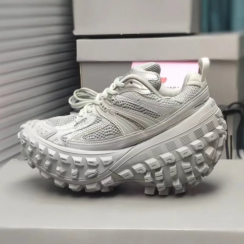 2024 top Dress Shoes Women Safety Walking Women&#039;s Paris Defender Designer Thick Sole Mesh Breathable Casual Sneakers Tire Tank 221115