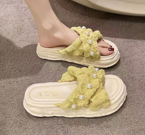 2024 New fairy style sponge cake thick bottomed beach slippers pearl sandals for women to wear externally-565656