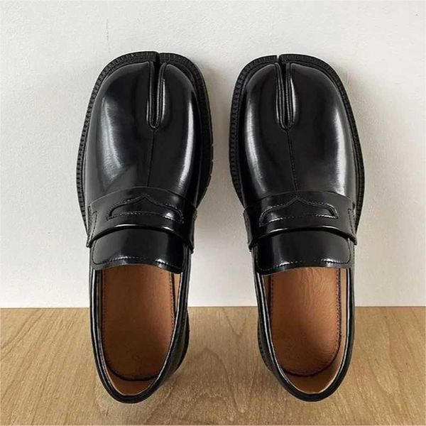 CHMURY Tabi Shoes Loafer for Men and Women Split Toe Thick Sole Casual Patent Leather ShoesXJ250113