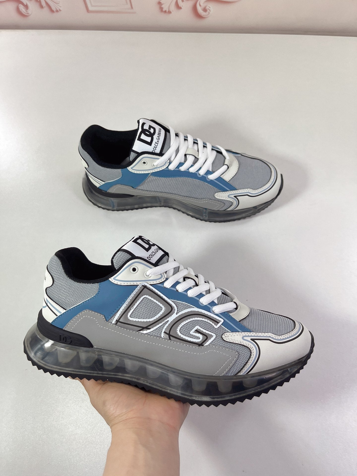 DG High Quality Casual Shoes Skateboarding Shoes Letter DG Embroidered Flatsole Shoes for Men and Women Same Size Hot Summer Internet Red Style