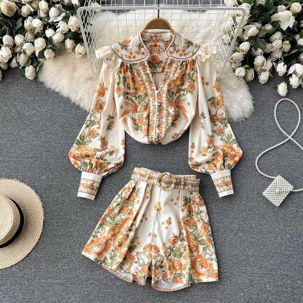 Fashion Temperament Suit Women&#039;s Court Style Printed V-neck Bubble Sleeve Shirt High Waist Shorts Two-piece Set