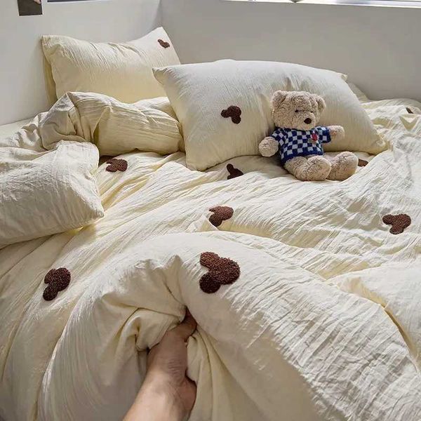 High Quality Beauty Bedding Set Cute Towel Embroidered Girl Heart Bed Sheet Student Dormitory BedC250111