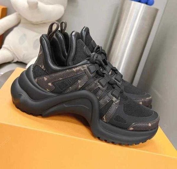 Moda Ladies Sports Sapatos de luxo Archlight Sneaker Designer Woman Sneakers Runway Shoes Sapatos Calf Lace Up Up Sapatos Mulheres Tamanho 3