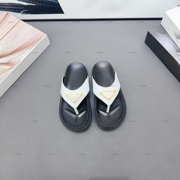 Fashion designer kids slippers summer Flip flops baby shoes sizes 26-35 Including shoe box Geometric logo decoration boys girls Sandals