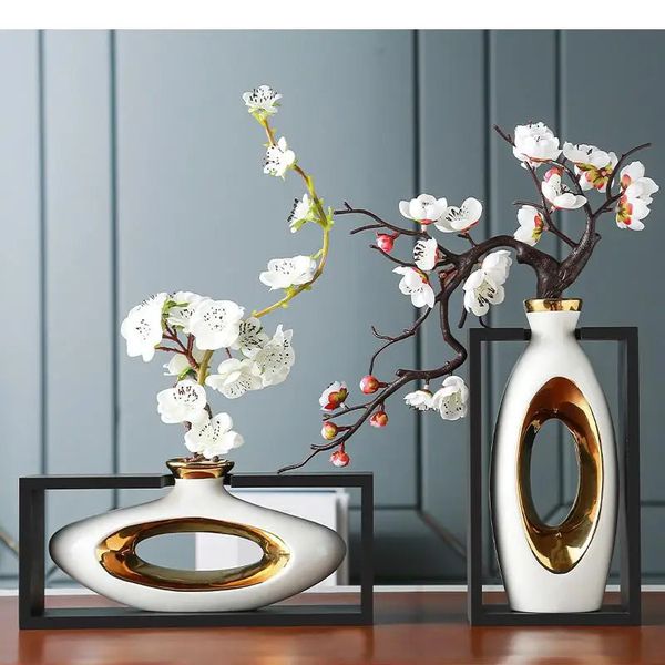 Ceramic Vase Frame Hollow Out Retro Chinese Golden Flower Vase Handicraft Furnishings Wooden Frame Home Decoration Accessories 240709