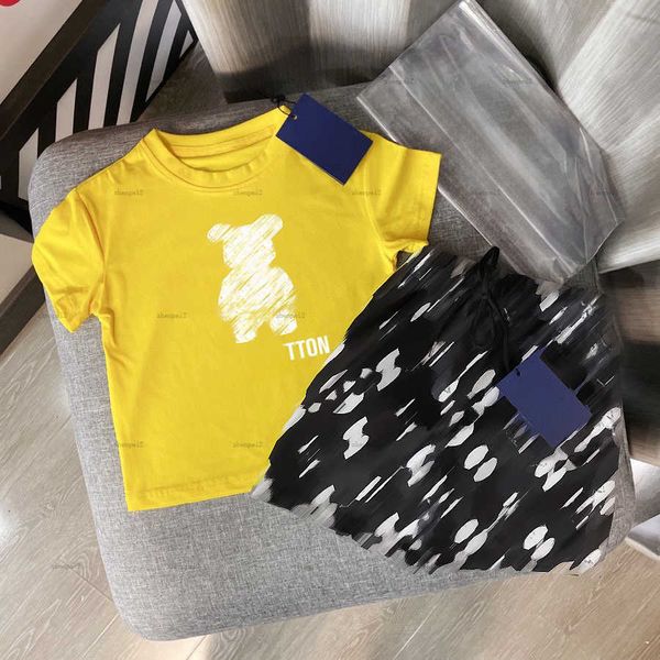 Luxury baby T-shirt Summer tracksuits boys girls Short sleeved suit kids designer clothes Doll bear print T-shirt and flower printing shorts