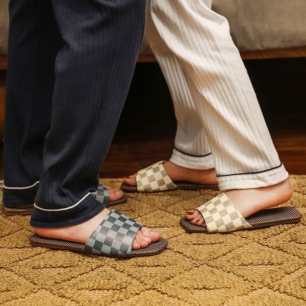 Designer Women&#039;s home leather slippers Indoor sandals Beach Branded House Men&#039;s shoes Support bulk purchasing