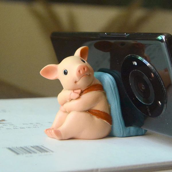 Cute Pig Desktop Stand for Mobile Phone Resin Doll Cellphone Holder Piggy Ornaments Animal Bracket Tabletop Decoration 250207