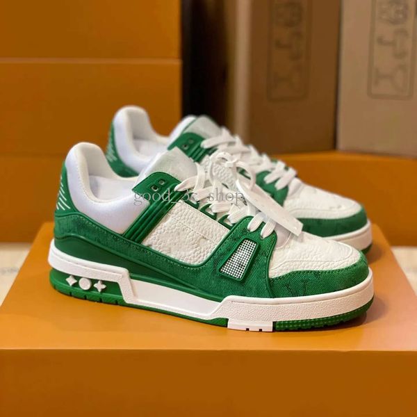 Luxury Designer Shoes Men Sneaker Skate Sneakers Calf Trainer Platform Sneakers Shoe de borracha Love Shoes de rendição de treinador 38-45 L