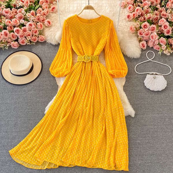 Super Immortal Sanya Resort Beach Skirt with Elegant Waist, Big Swing Round Neck, Hundred Fold Wave Point Chiffon Dress High Waist Dress Pre